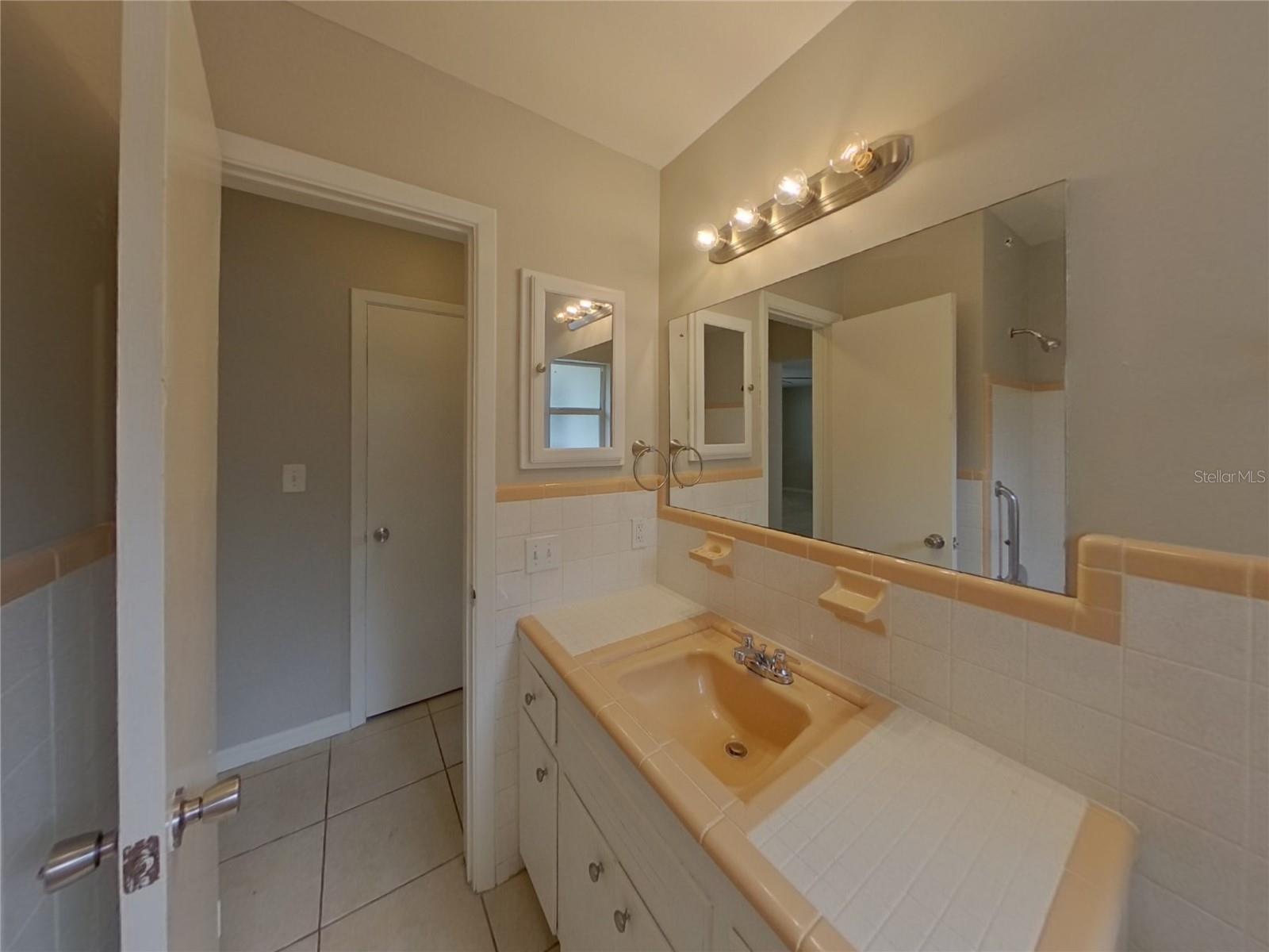 TROPIC HILLS - Residential Lease