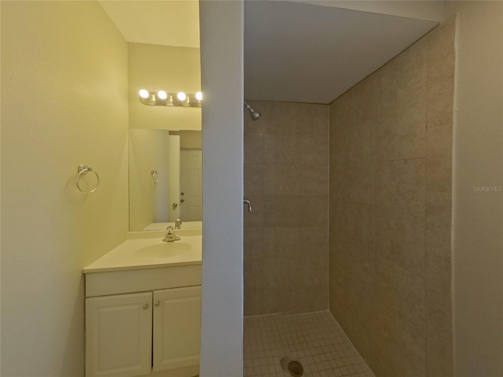 TROPIC HILLS - Residential Lease