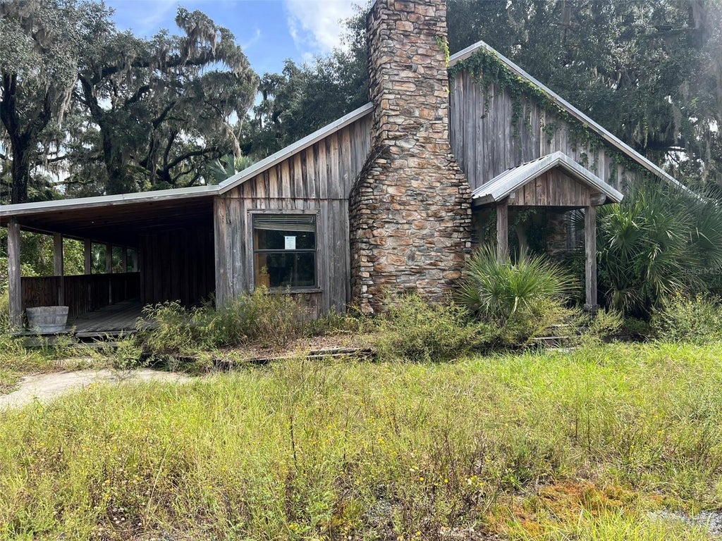 Photo of 1684 SE 44th Place, Bushnell, FL 33513 (MLS # TB8557557)