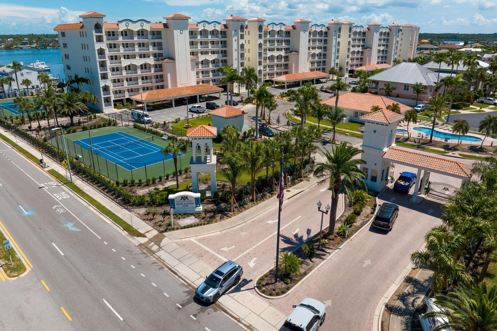 LAS BRISAS CONDO - Residential