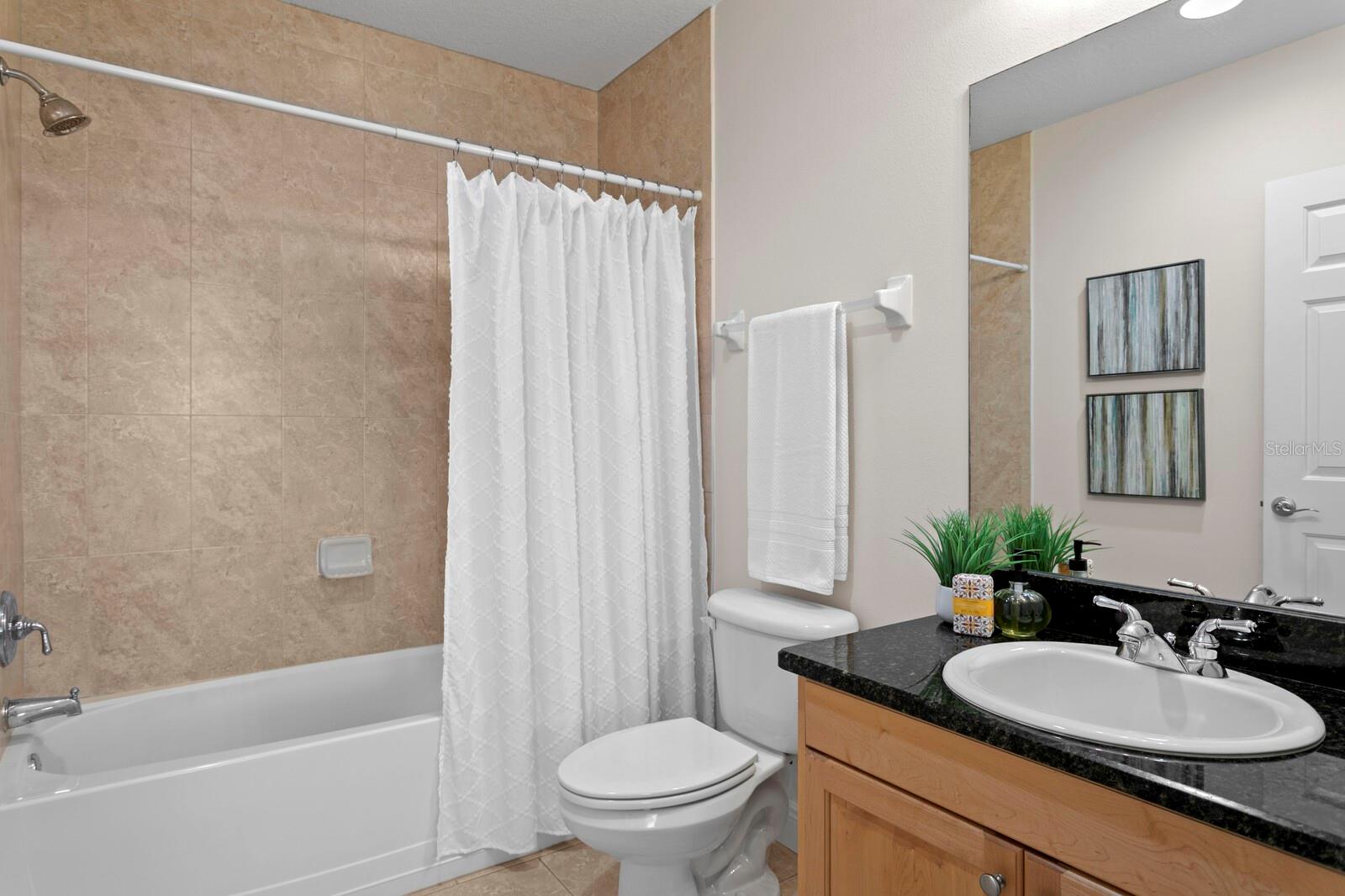 LAS BRISAS CONDO - Residential