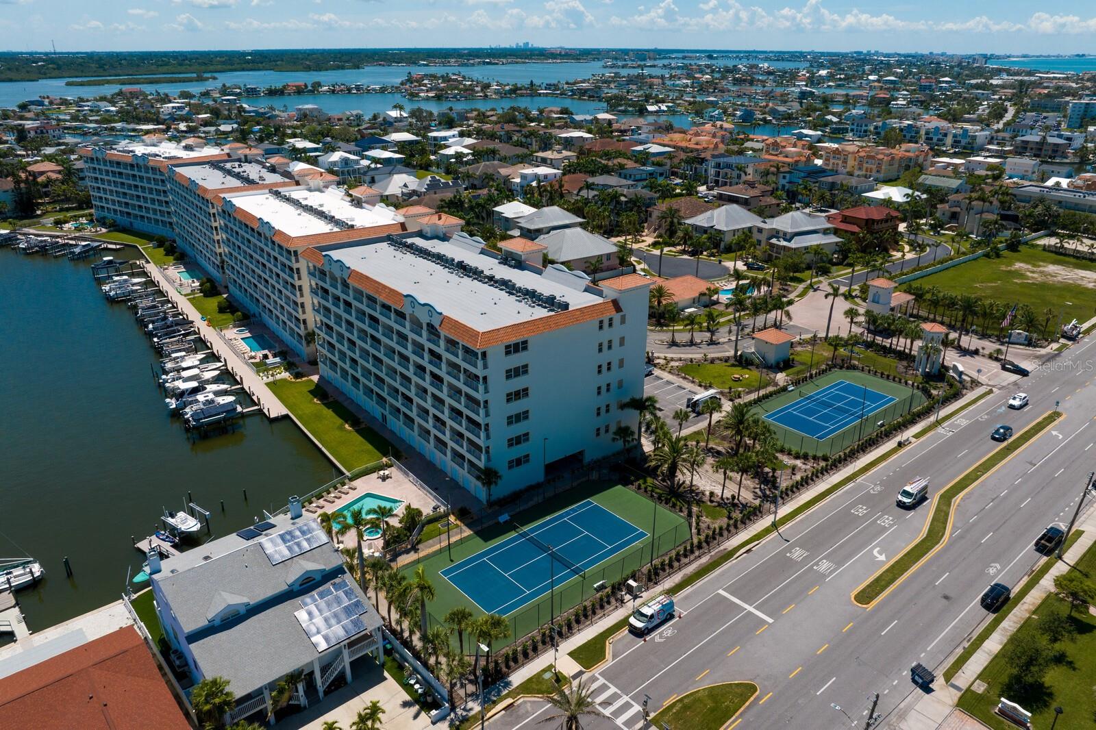 LAS BRISAS CONDO - Residential