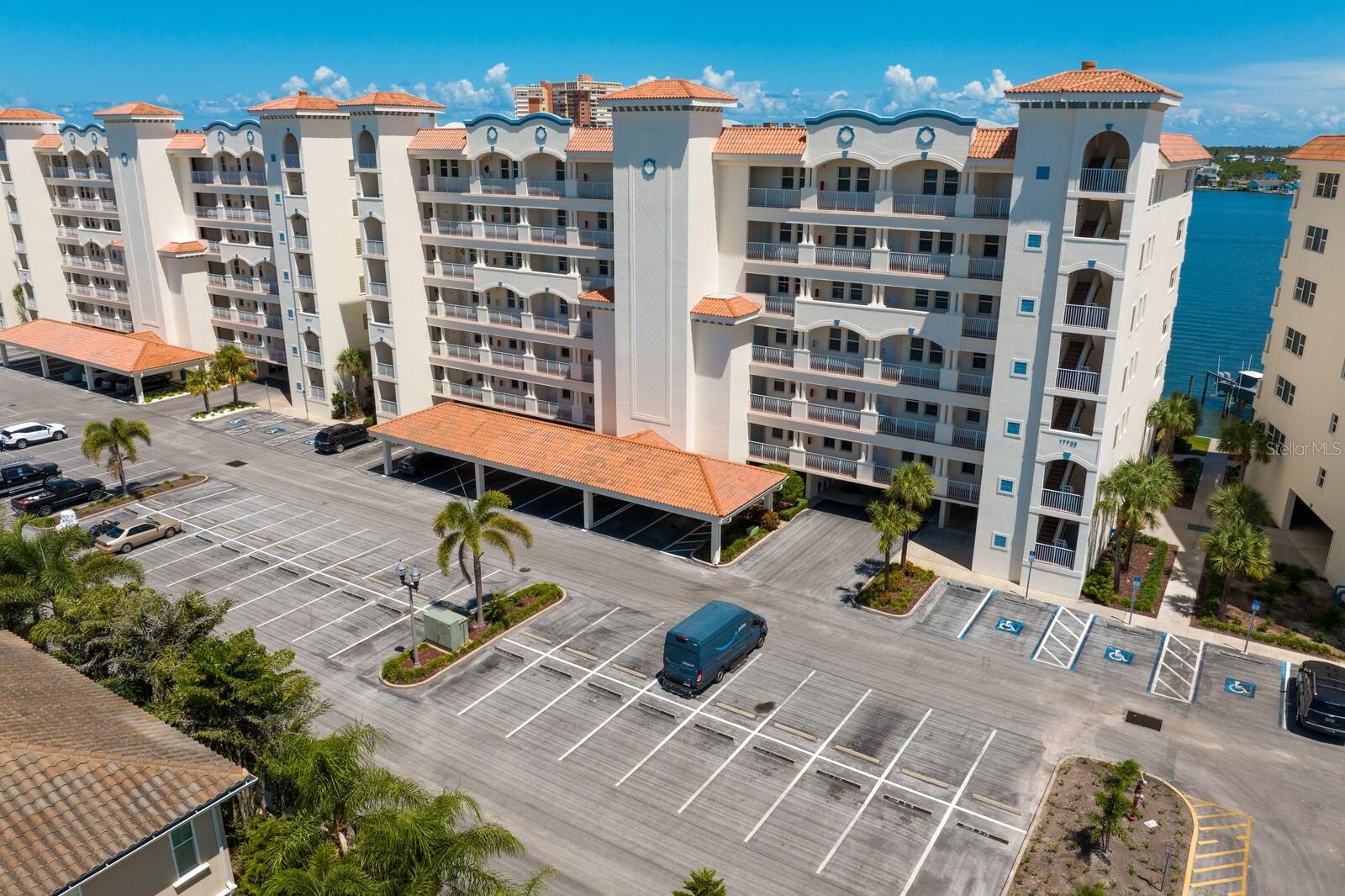 LAS BRISAS CONDO - Residential