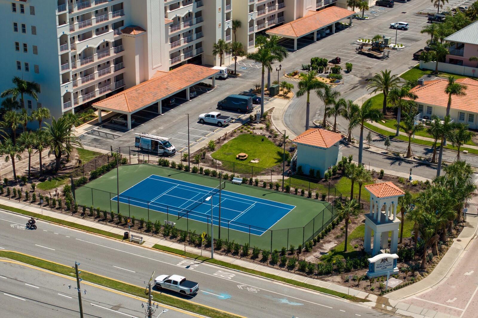 LAS BRISAS CONDO - Residential
