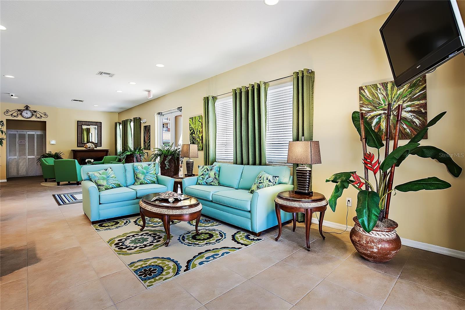 LAS BRISAS CONDO - Residential