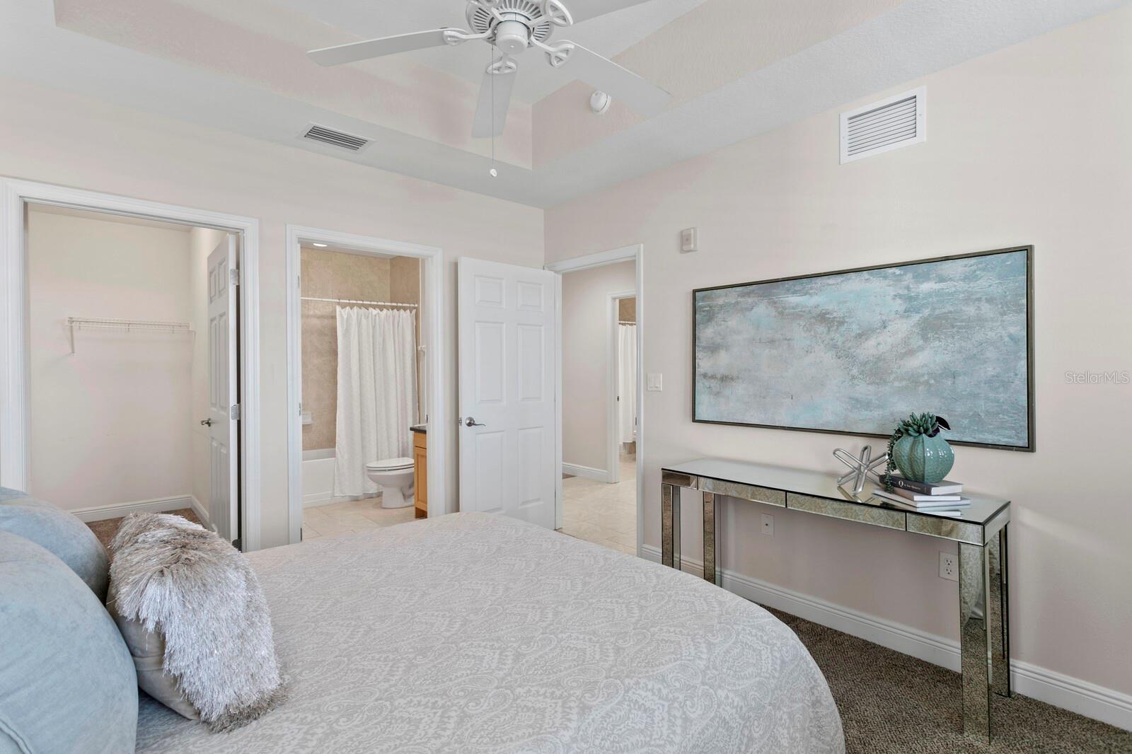 LAS BRISAS CONDO - Residential