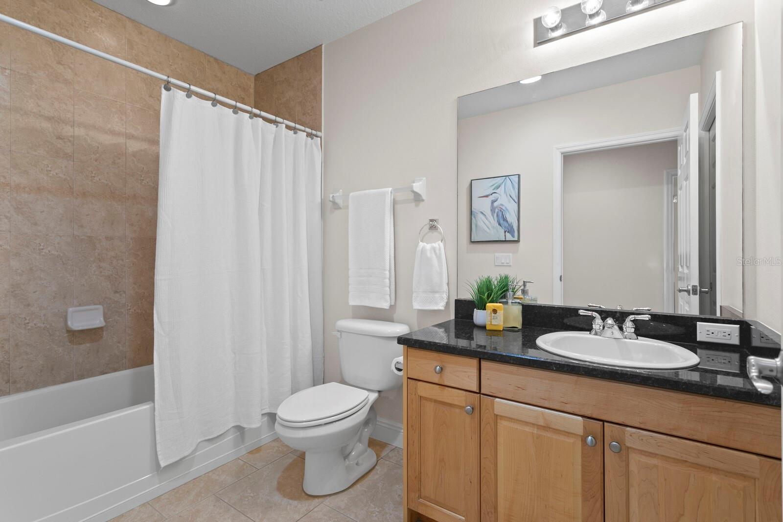 LAS BRISAS CONDO - Residential