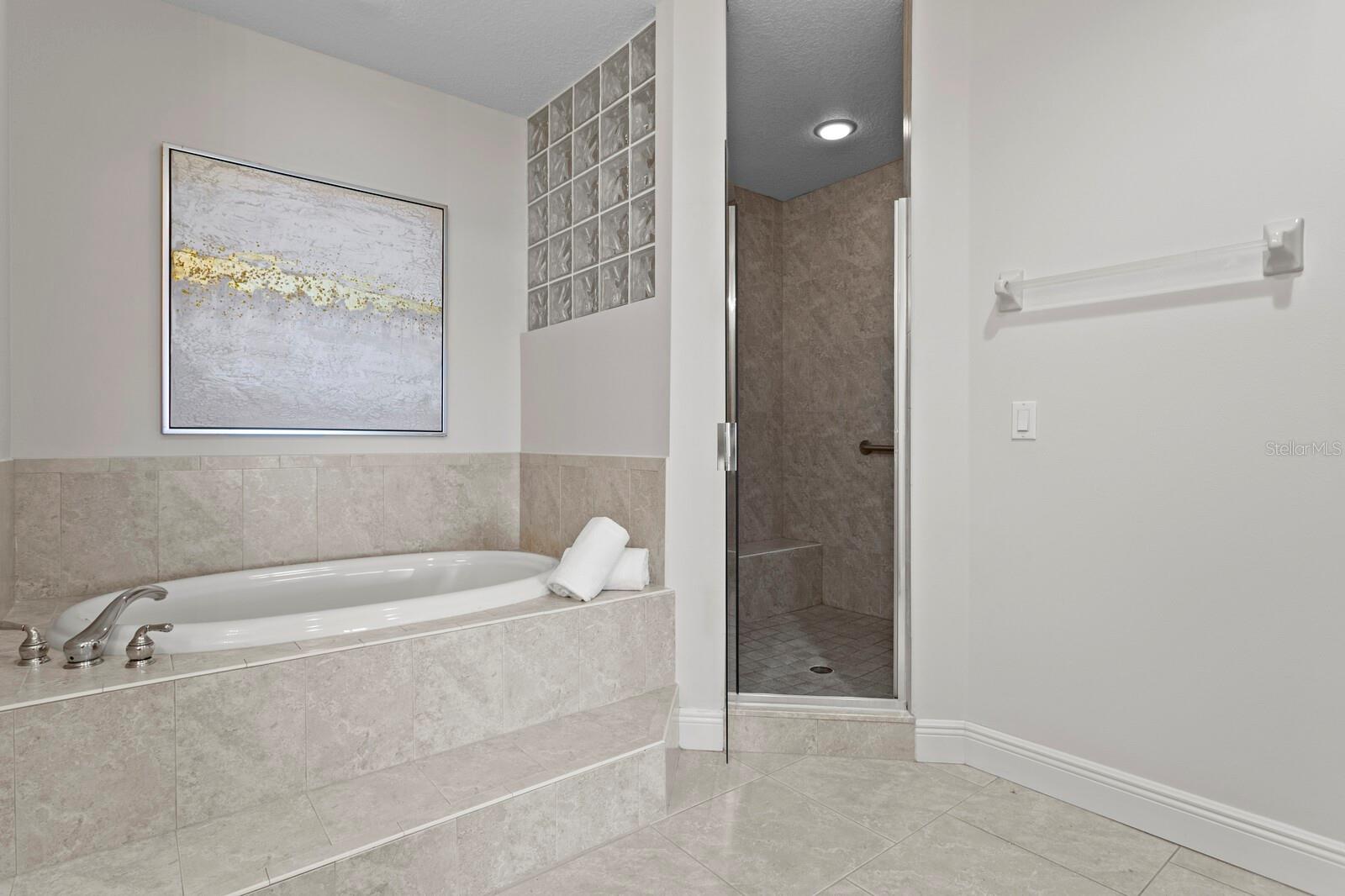 LAS BRISAS CONDO - Residential