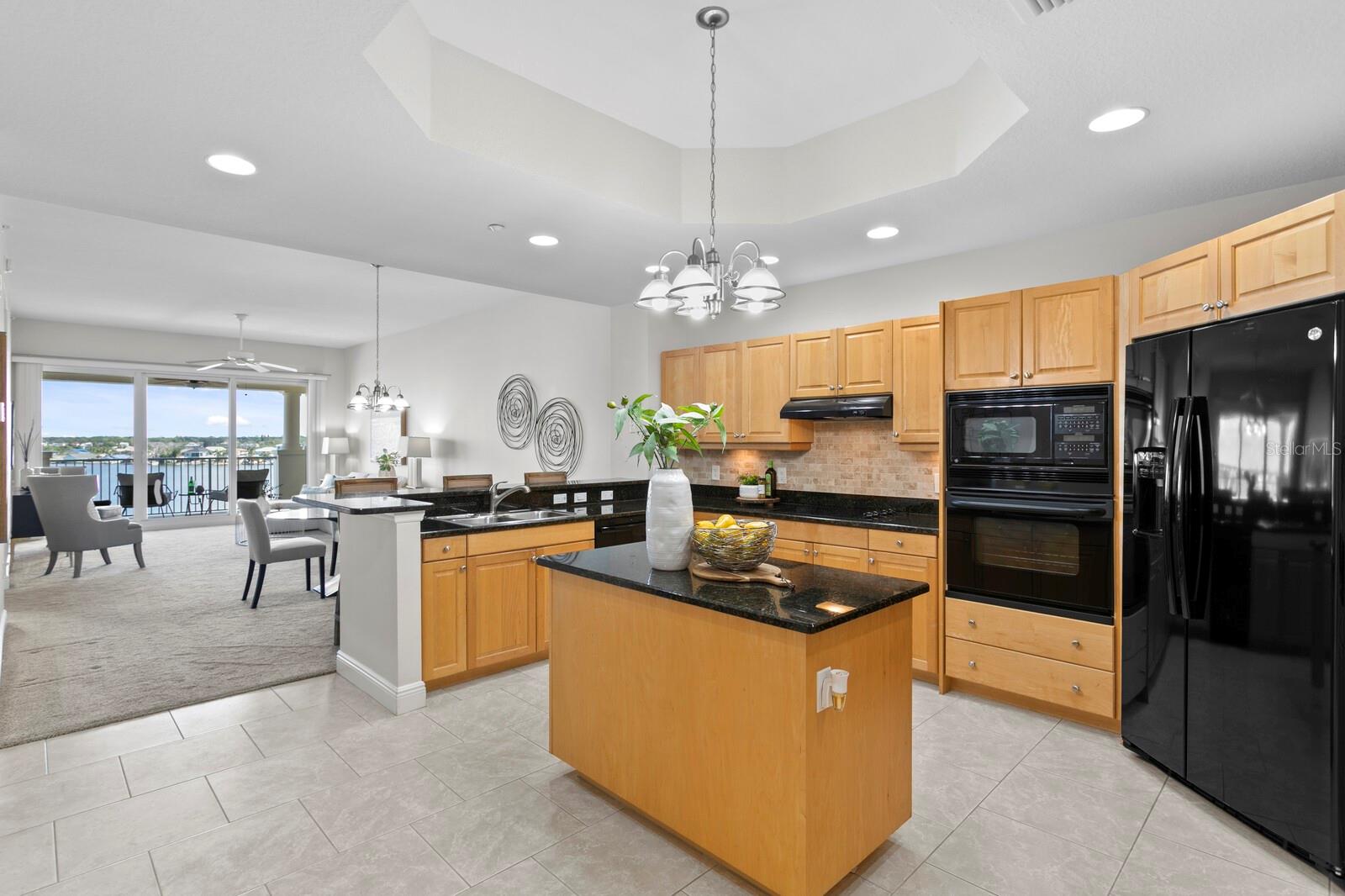 LAS BRISAS CONDO - Residential
