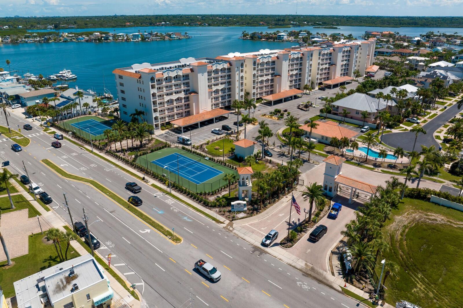 LAS BRISAS CONDO - Residential