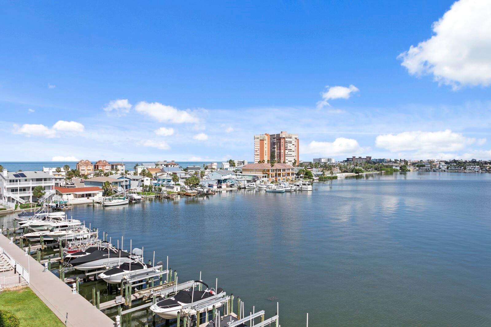 LAS BRISAS CONDO - Residential