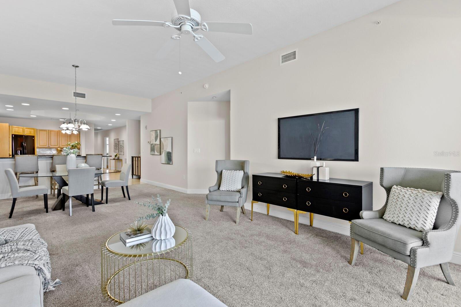 LAS BRISAS CONDO - Residential