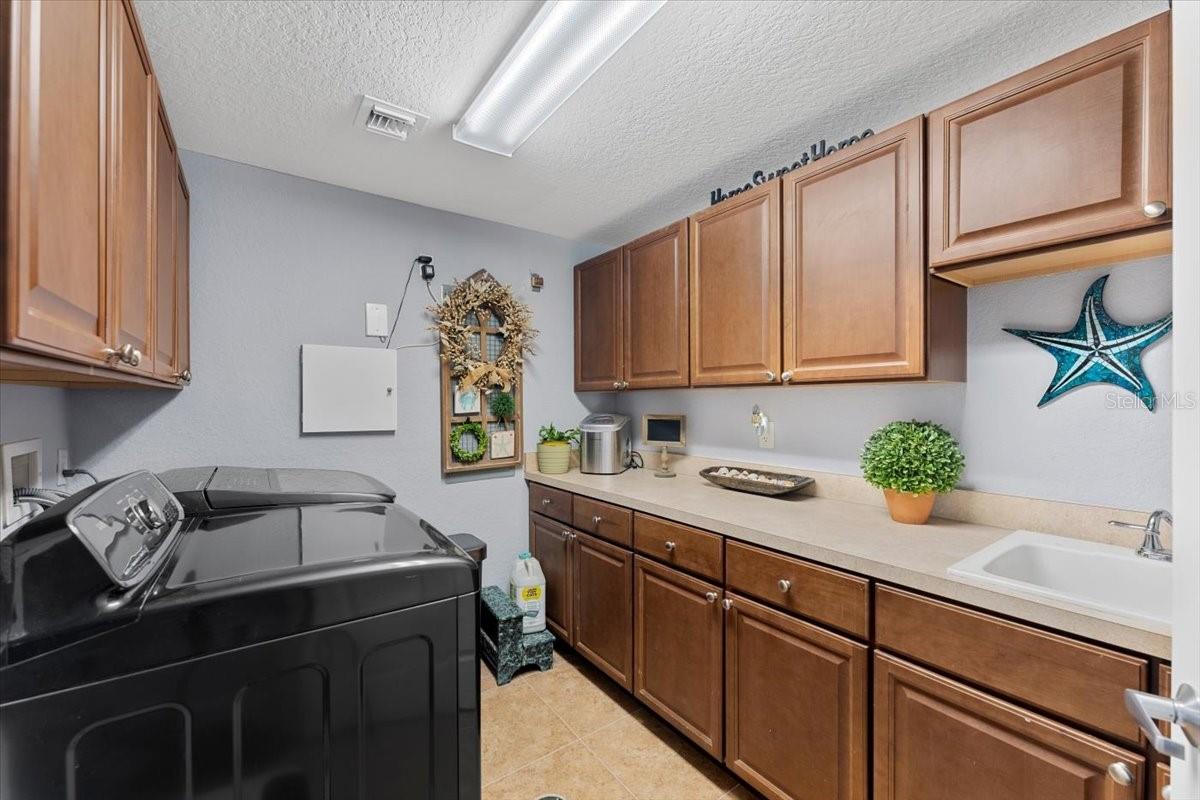 Island Crowne Condo - Residential