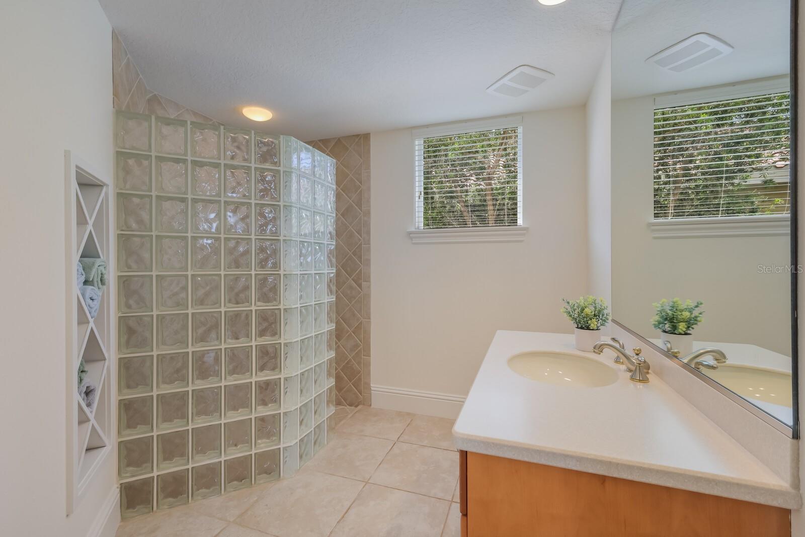 UNIVERSITY PARK - Residential