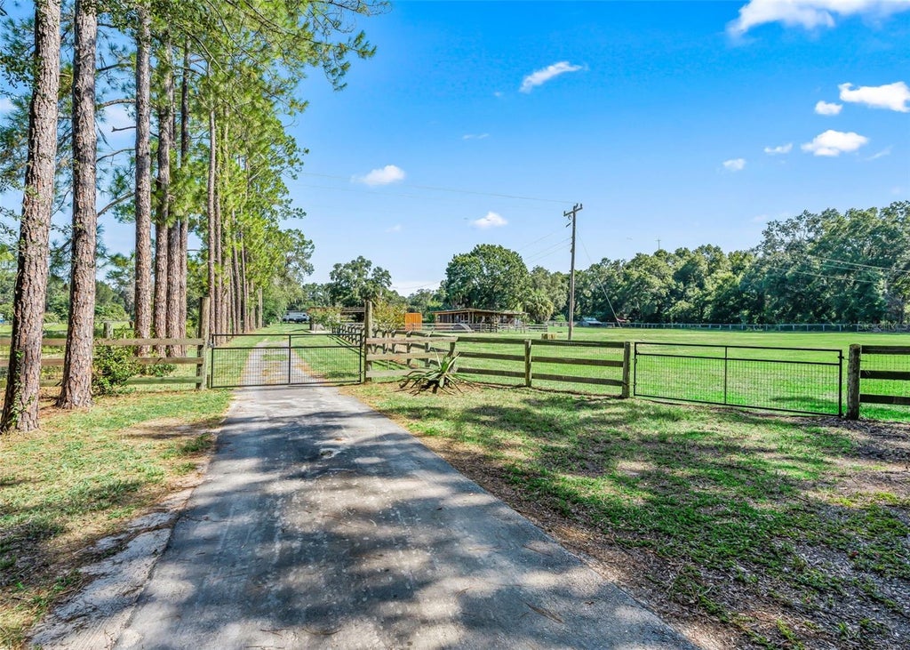 Photo of 2195 NE 165th Street, Citra, FL 32113 (MLS # OM730756)