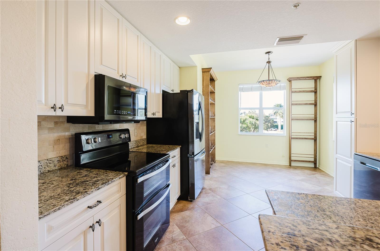 FOUNTAIN COURT PH 01 - Residential