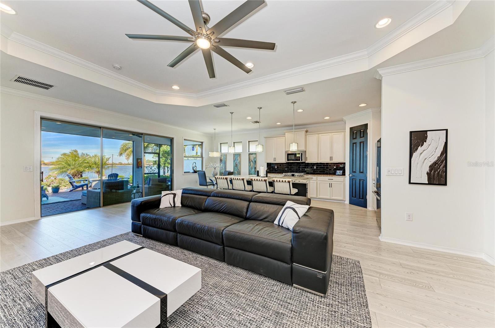 176 MARAVIYA BOULEVARD