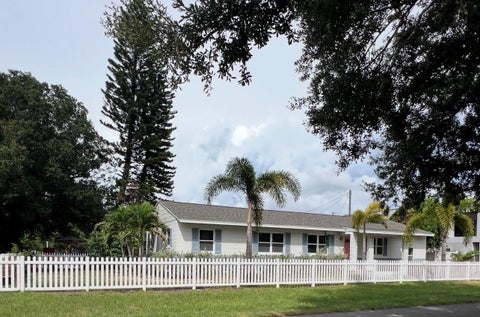 Photo of 1726 55th Street S, Gulfport, FL 33707 (MLS # TB8554637)