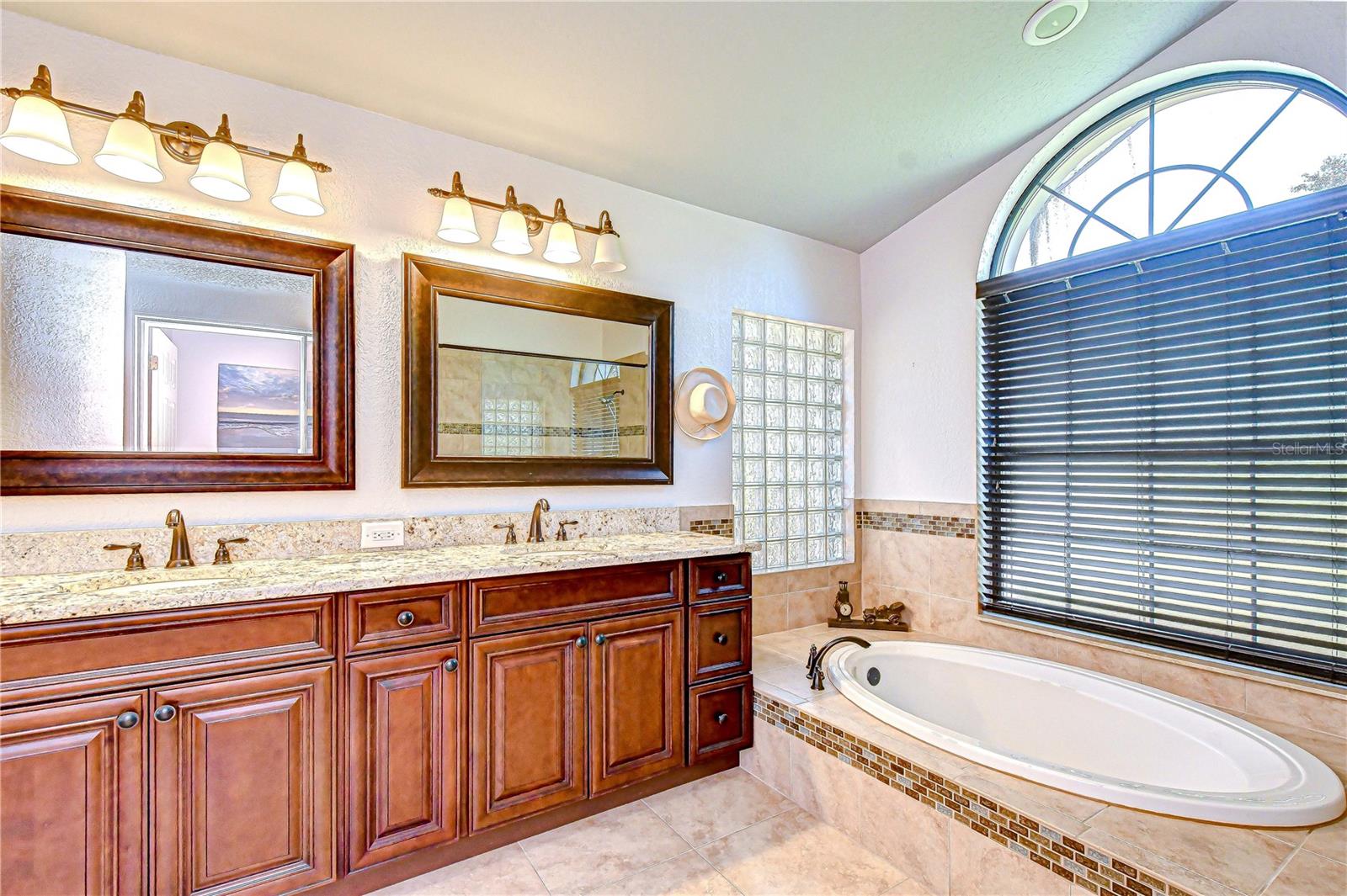 TAMPA PALMS UNIT 2A - Residential