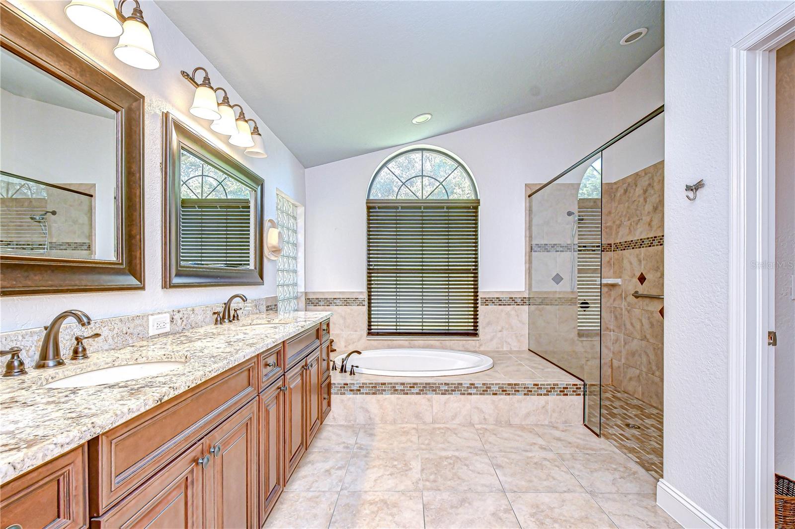 TAMPA PALMS UNIT 2A - Residential