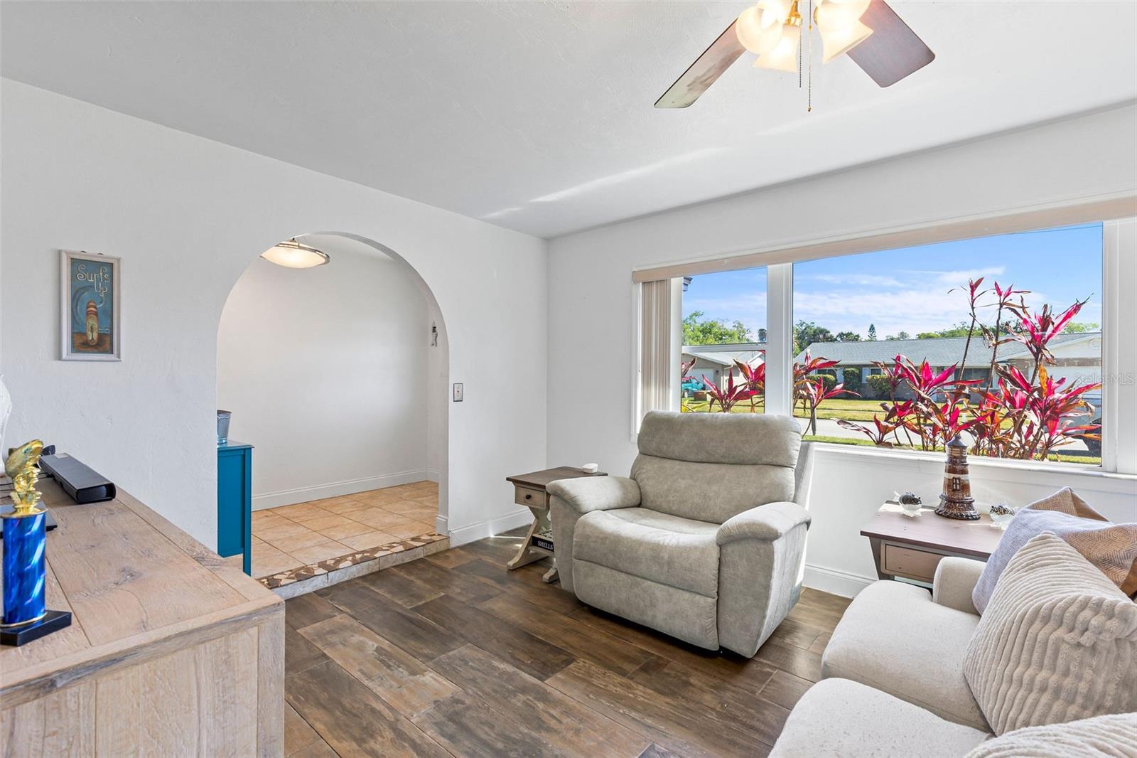 2944 CARRIAGE DRIVE