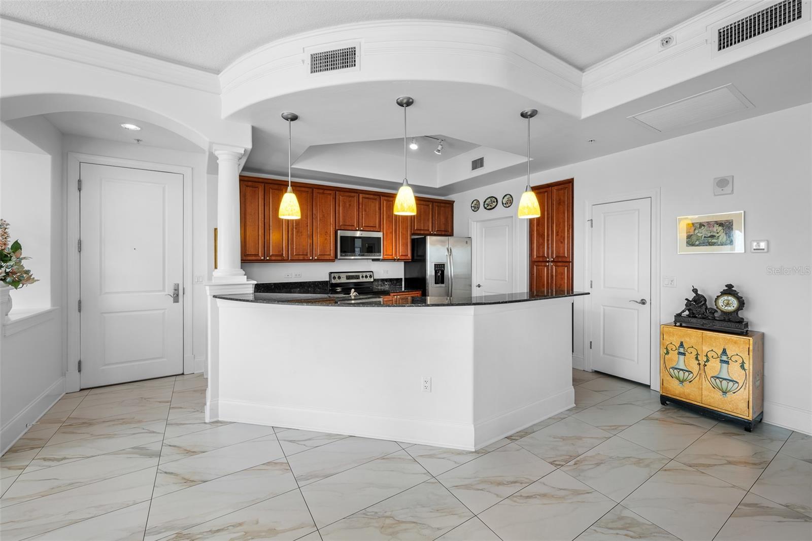 THE PARKSIDE OF ONE BAYSHORE - Residential