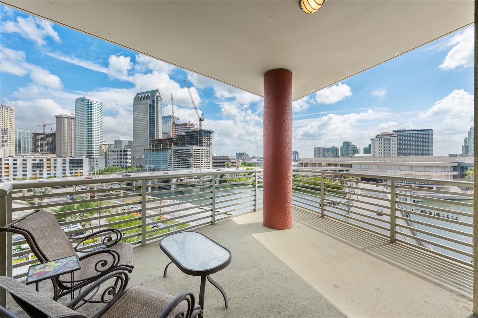 THE PARKSIDE OF ONE BAYSHORE - Residential