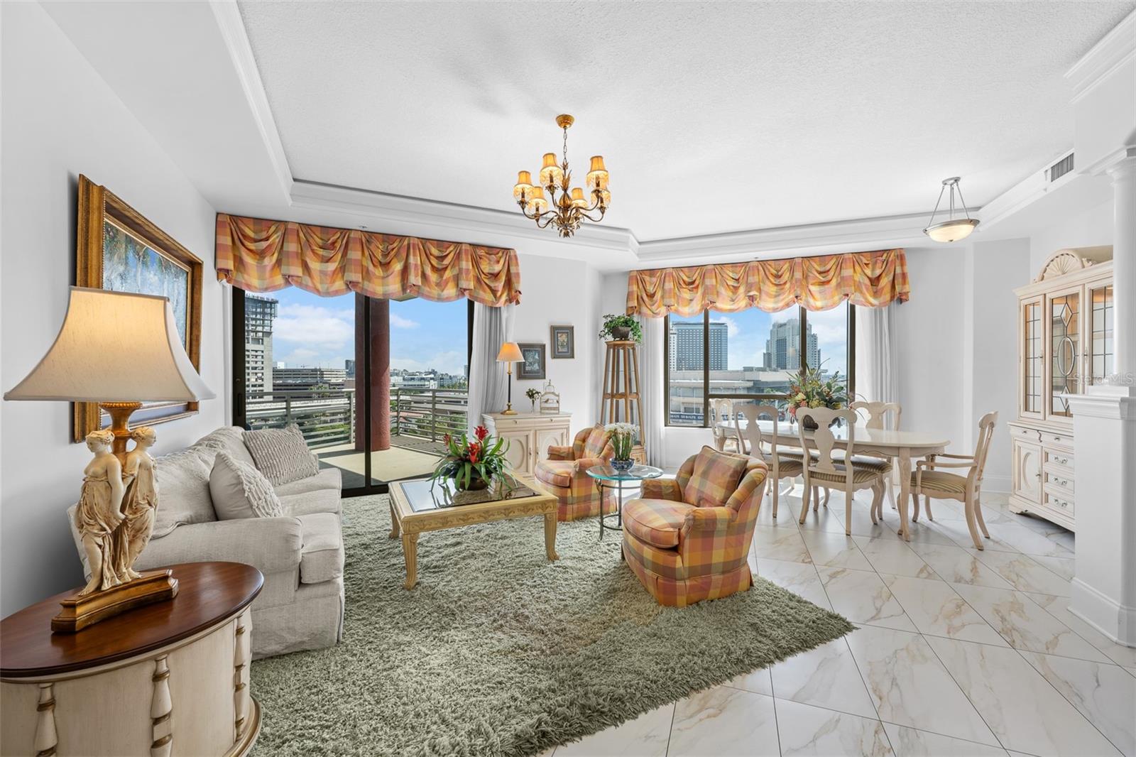 THE PARKSIDE OF ONE BAYSHORE - Residential