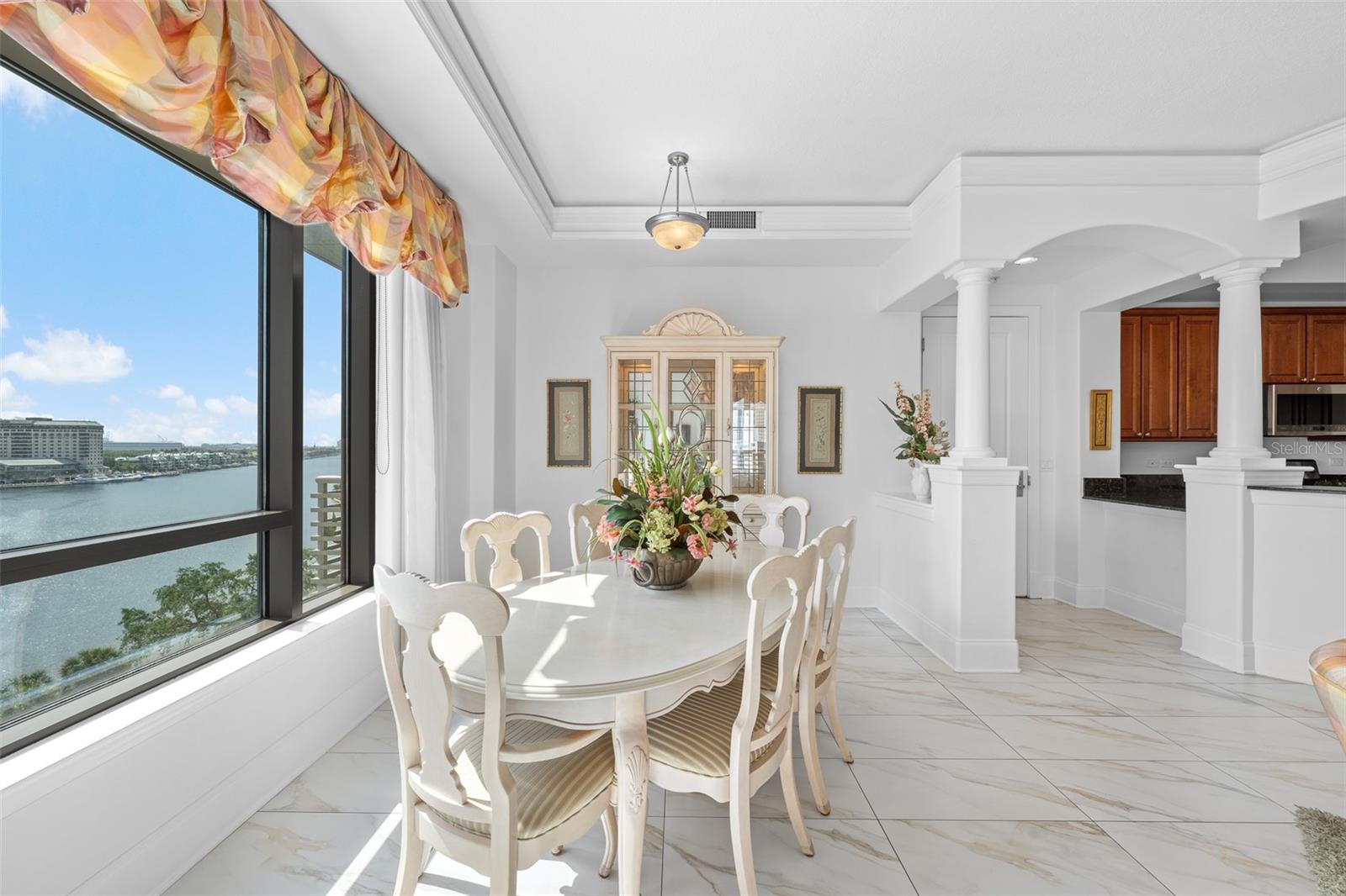 THE PARKSIDE OF ONE BAYSHORE - Residential