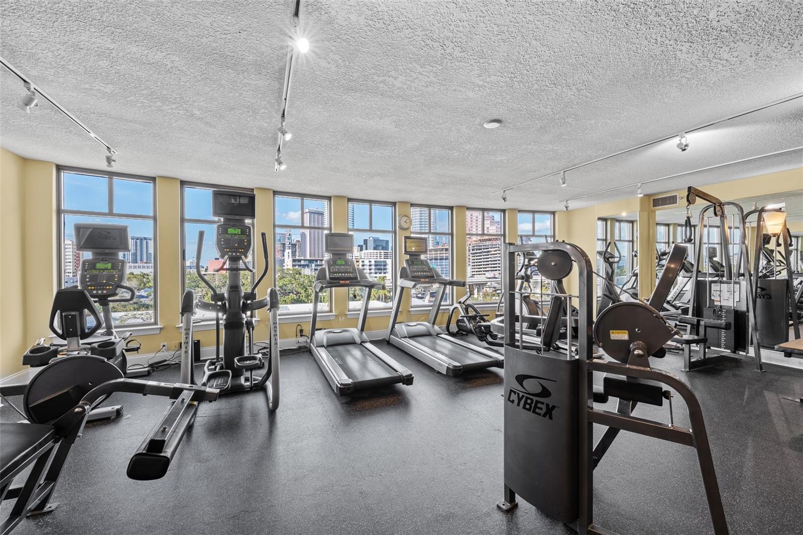 THE PARKSIDE OF ONE BAYSHORE - Residential