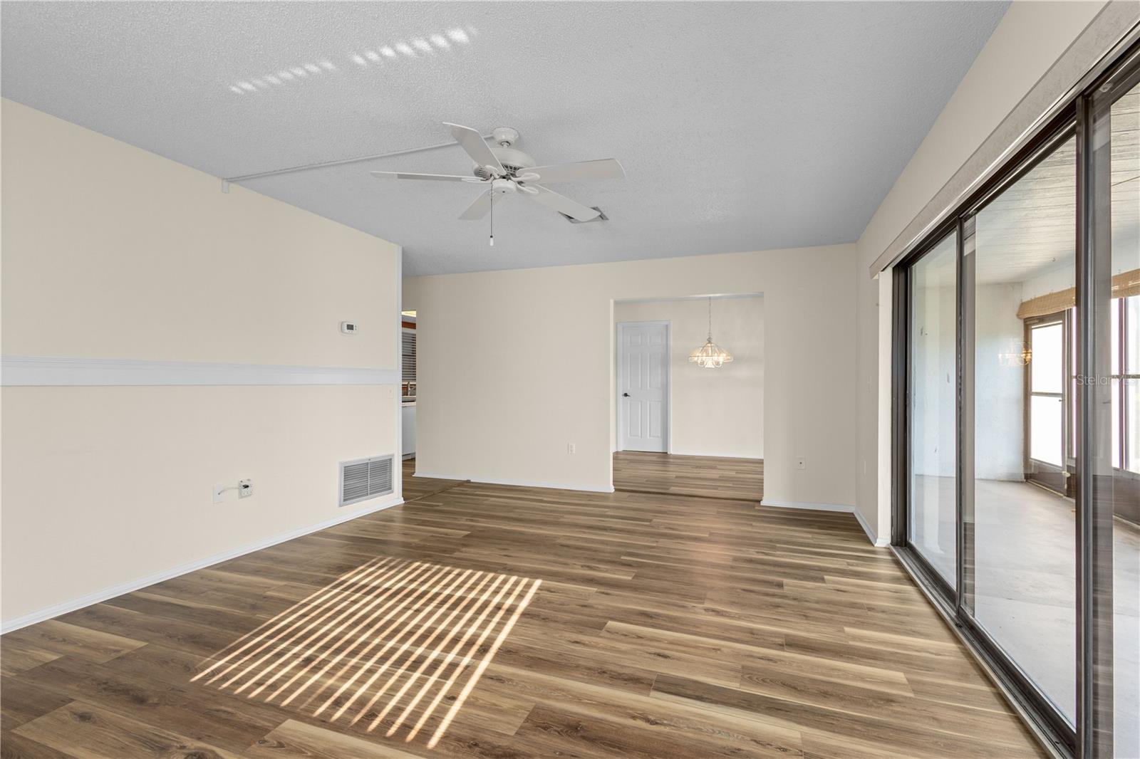 1728 S LAKESIDE COURT 1720b