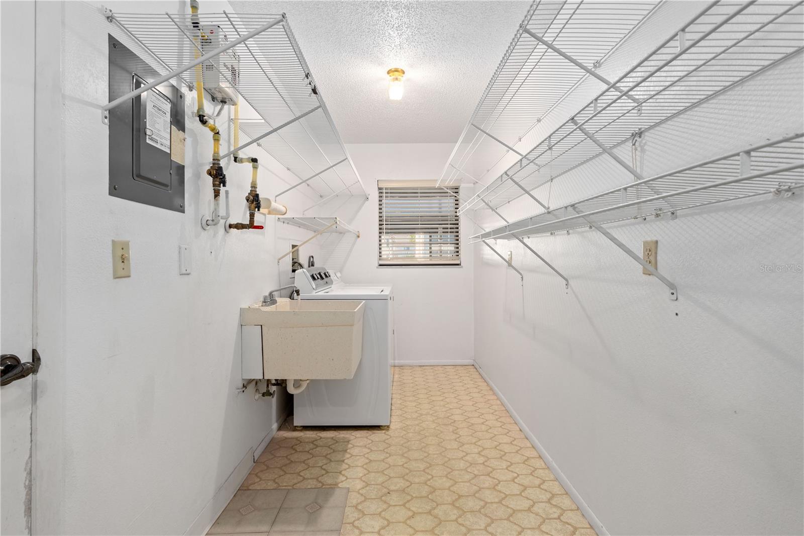 VENICE GARDENS - Residential