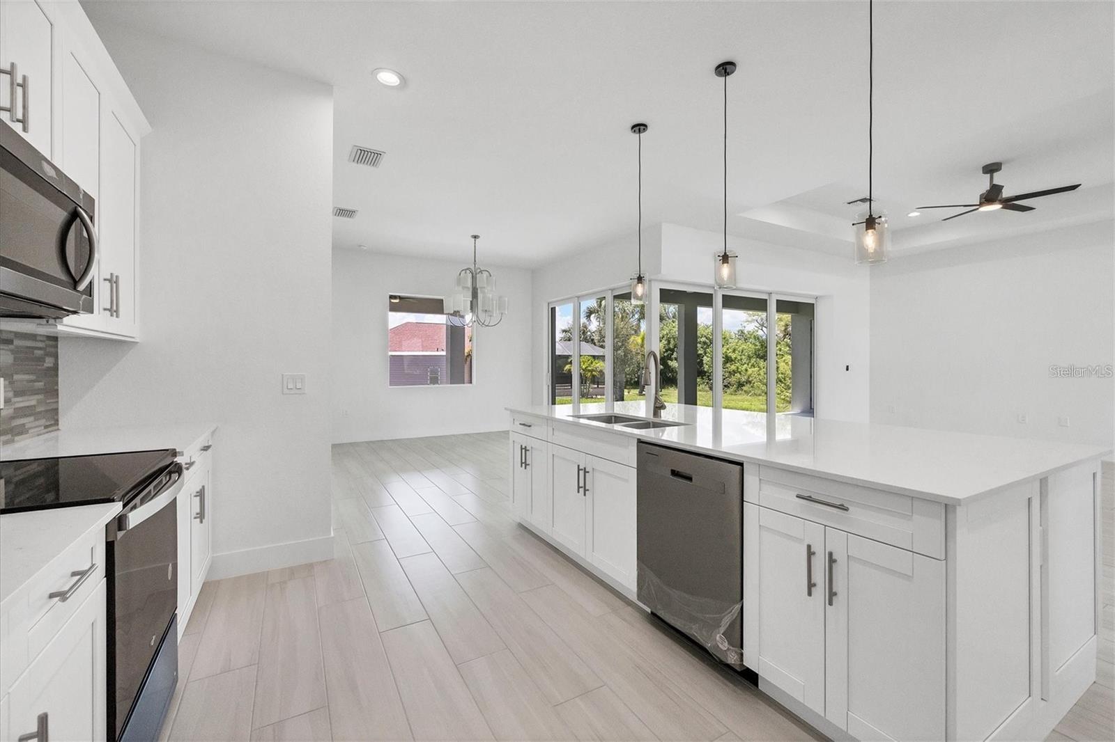 8111 ARLEWOOD CIRCLE