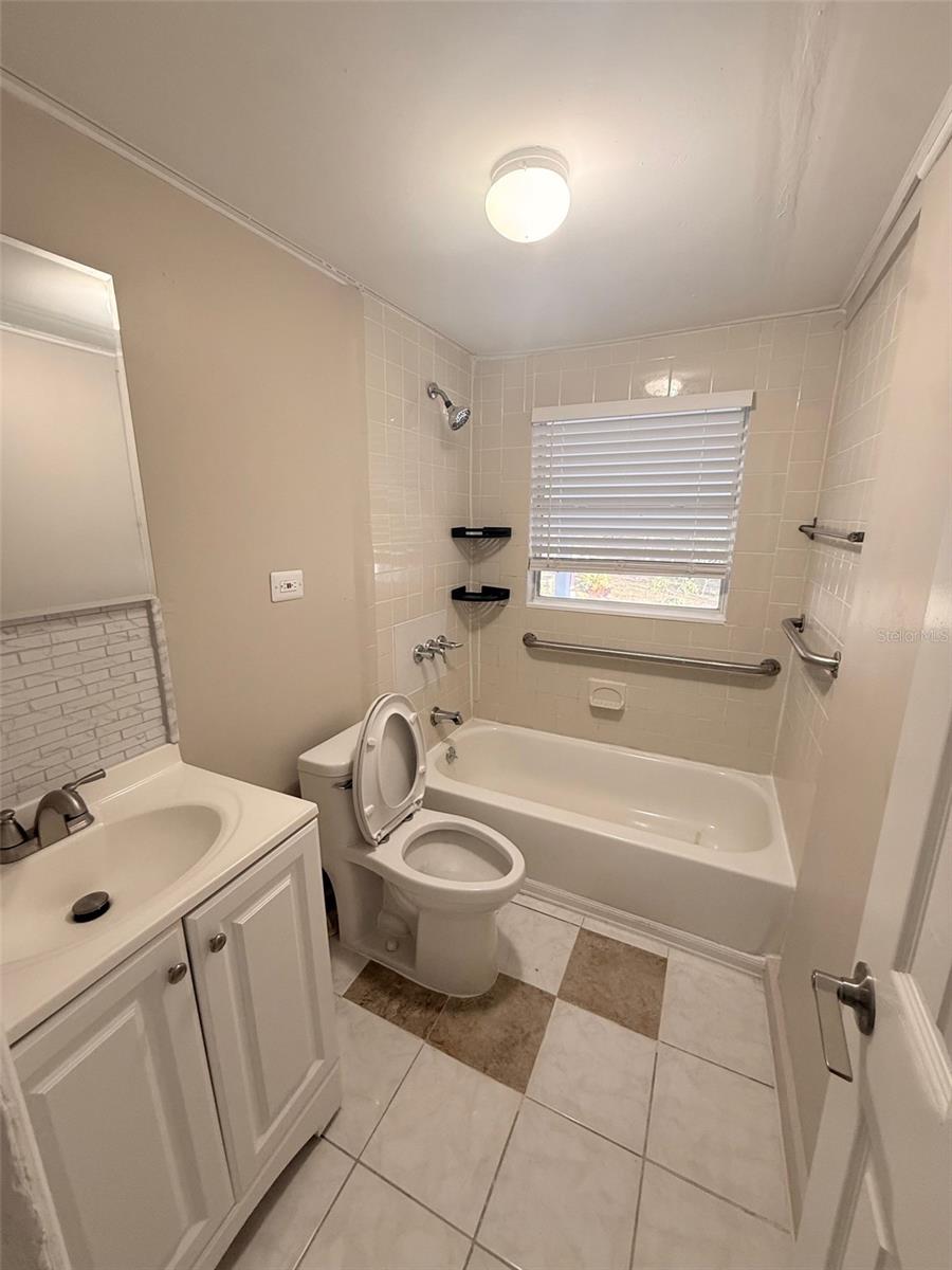 WOODALL & DOYLES - Residential Lease