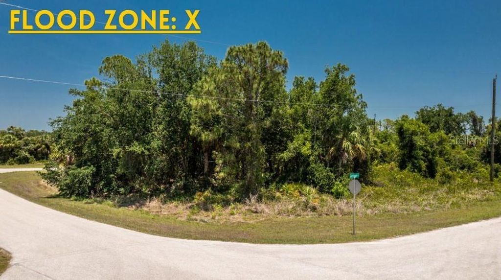 Photo of 1 Antique Circle, North Port, FL 34288 (MLS # A4653228)