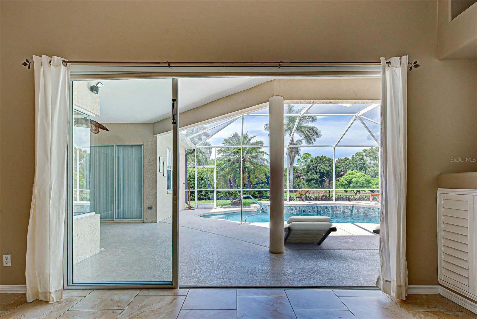 STONEBRIDGE - Residential