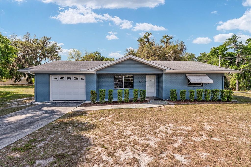 Photo of 9317 E Crescent Drive, Inverness, FL 34450 (MLS # OM723394)