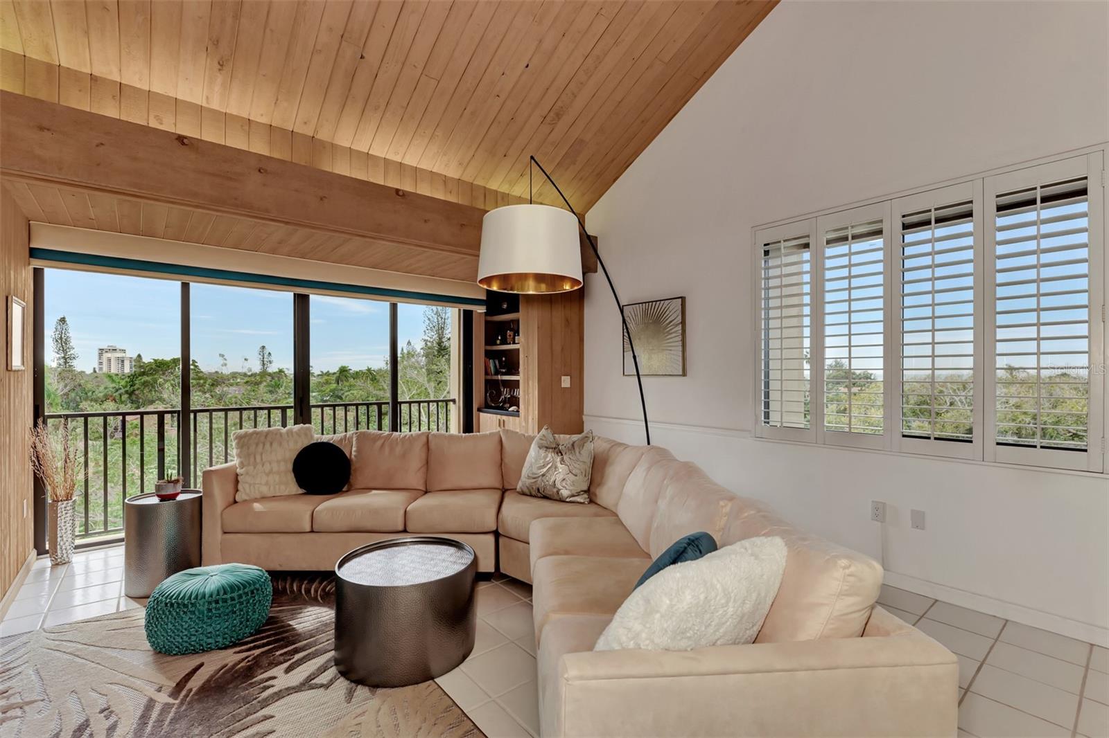 SANDY COVE IV - Residential Lease