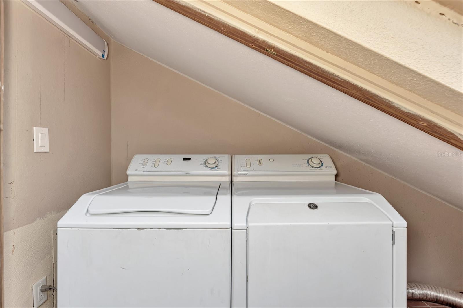 SANDY COVE IV - Residential Lease