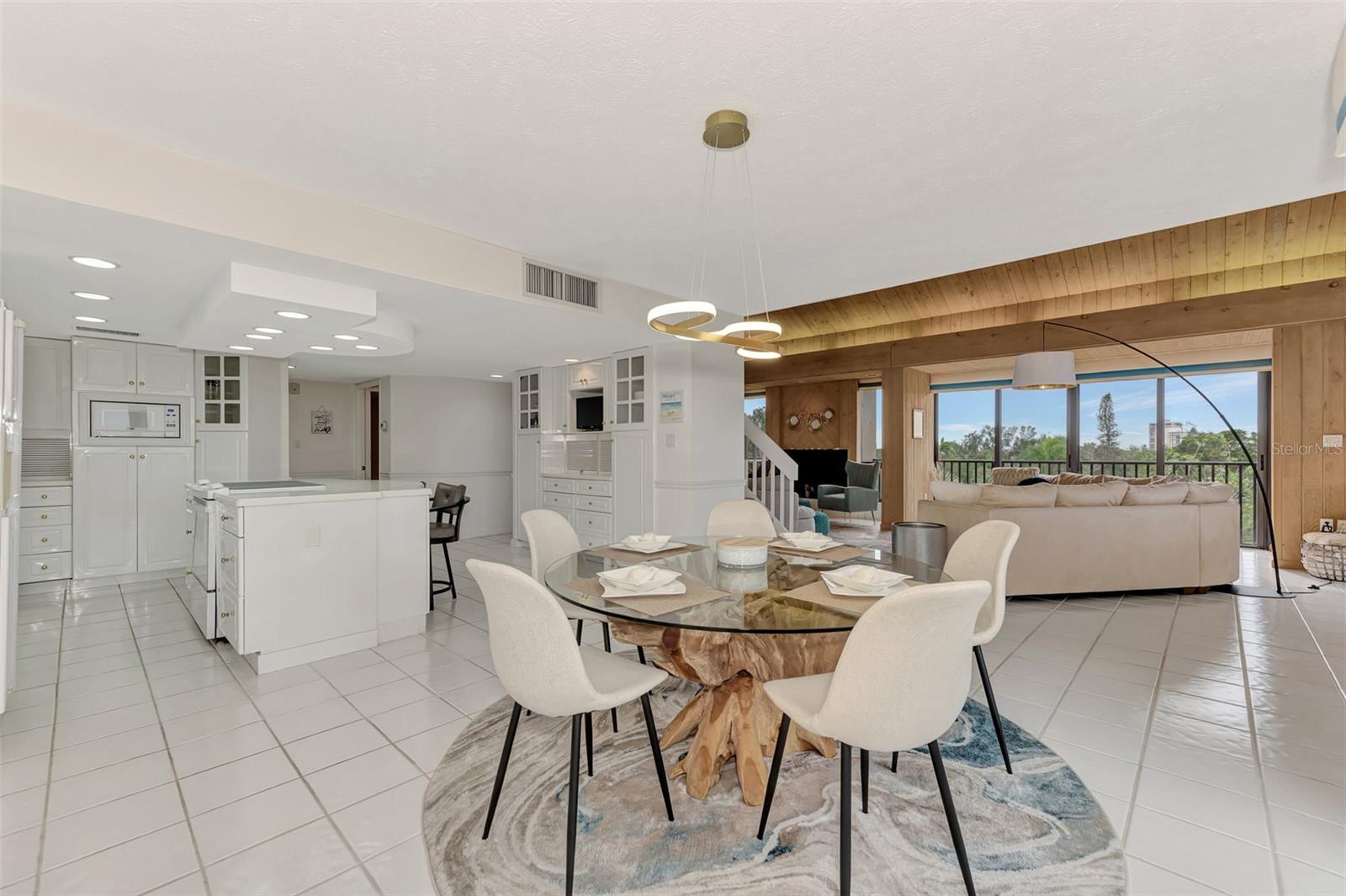 SANDY COVE IV - Residential Lease