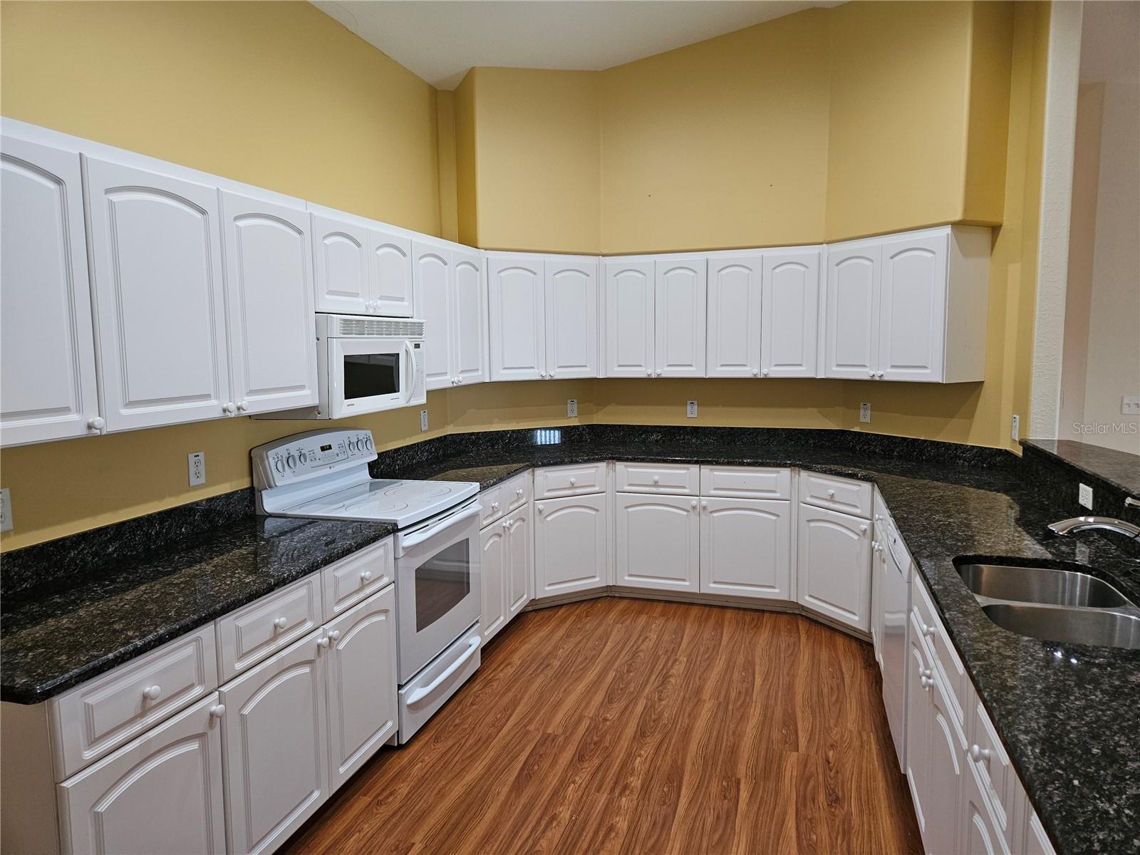 CHERRYWOOD ESTATE - Residential