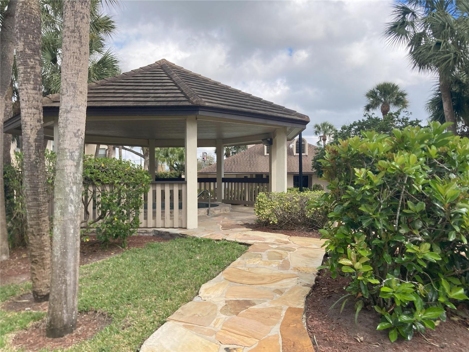 PARKVIEW VILLAGE CONDO BLVD 2918 - Residential