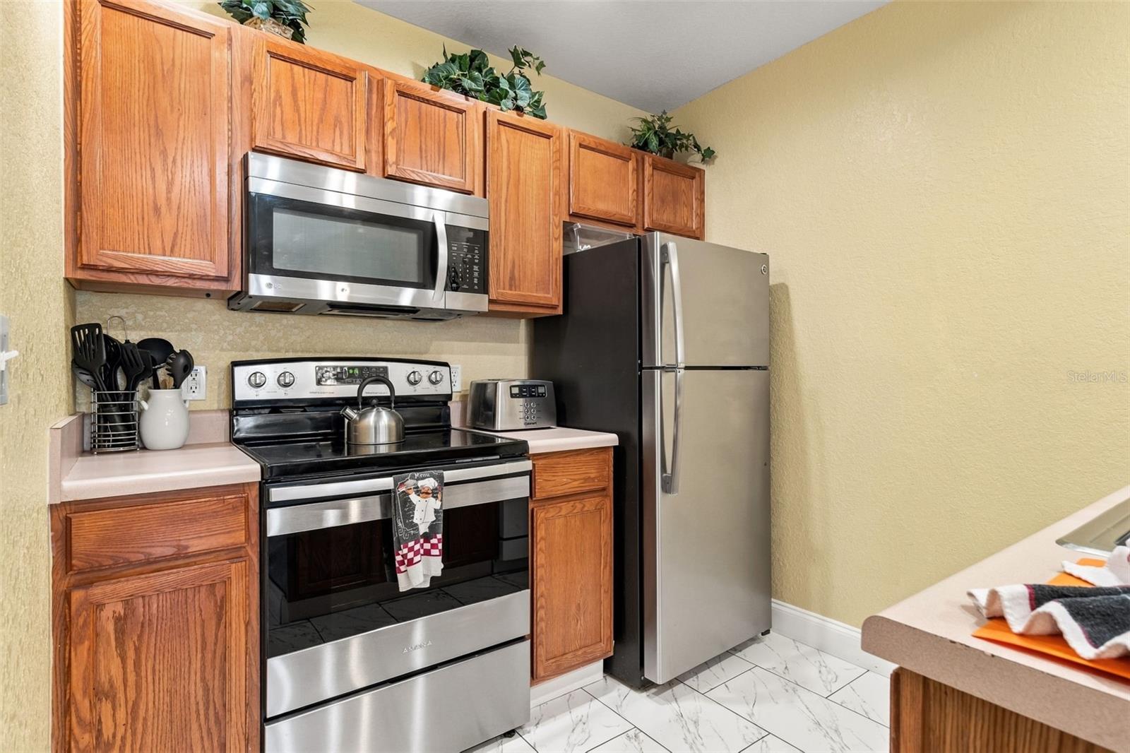 4600 YELLOWGOLD ROAD W 105