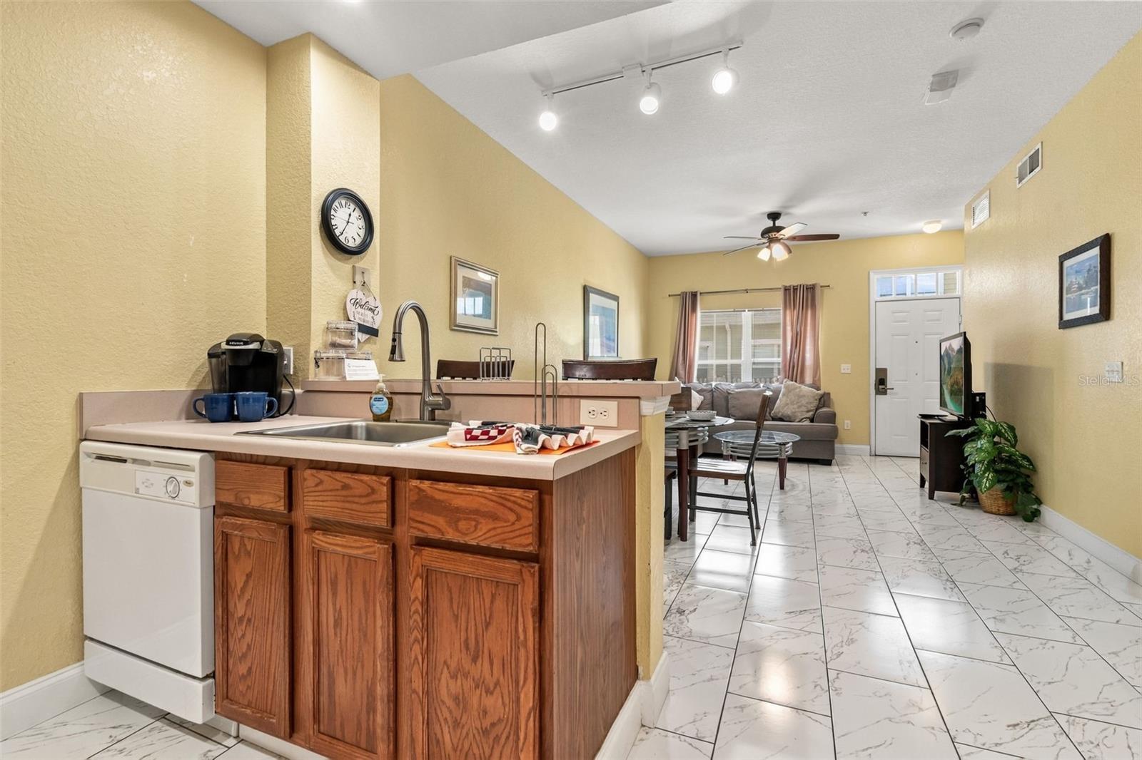 4600 YELLOWGOLD ROAD W 105