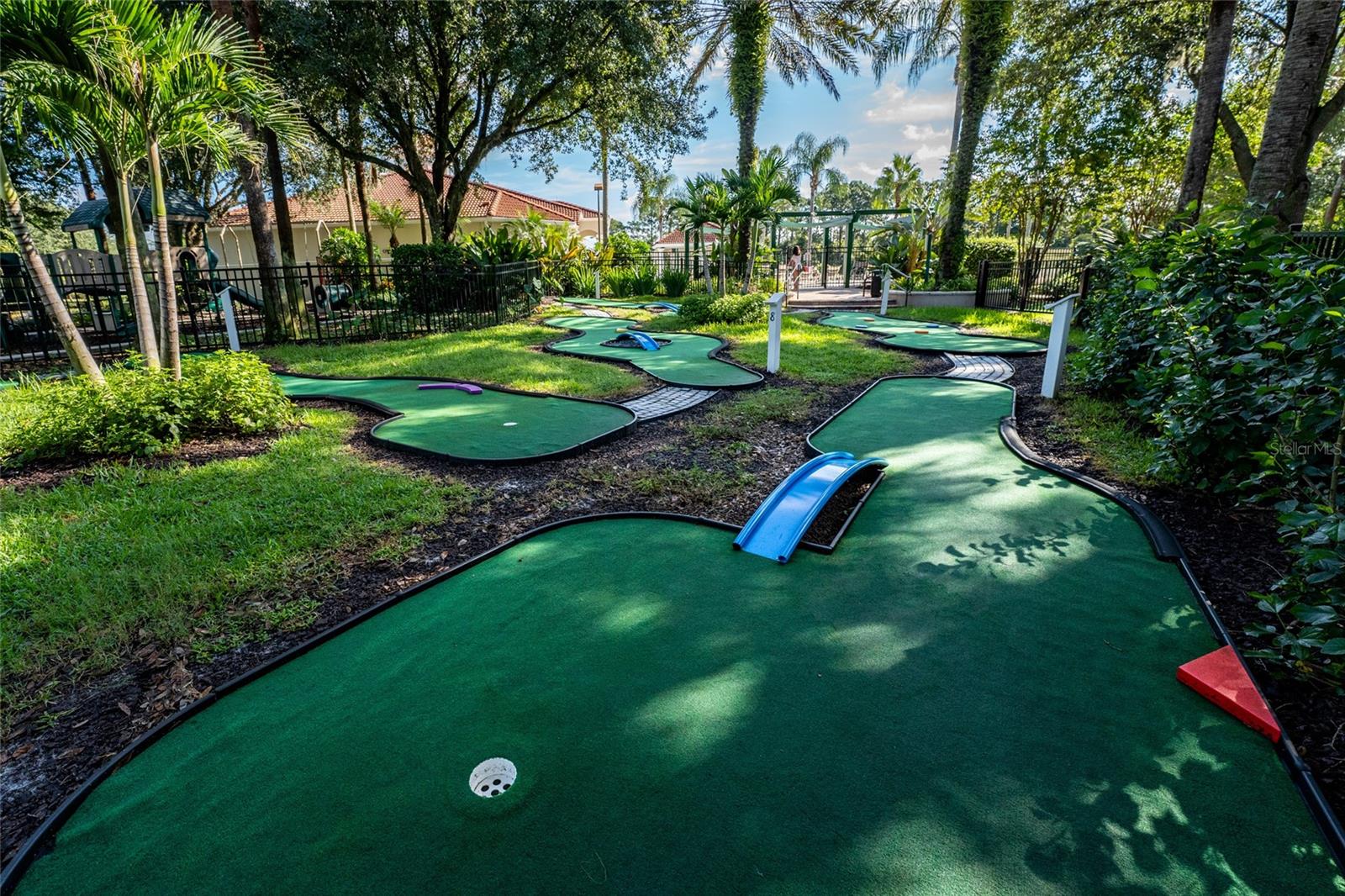 EMERALD ISLAND RESORT PH 1 - Residential