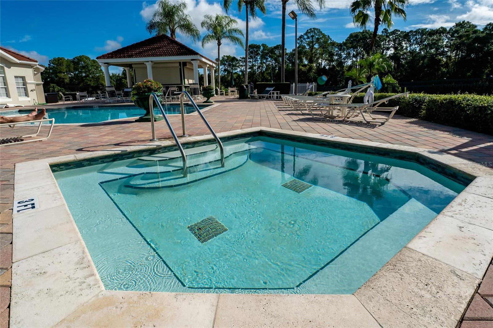 EMERALD ISLAND RESORT PH 1 - Residential