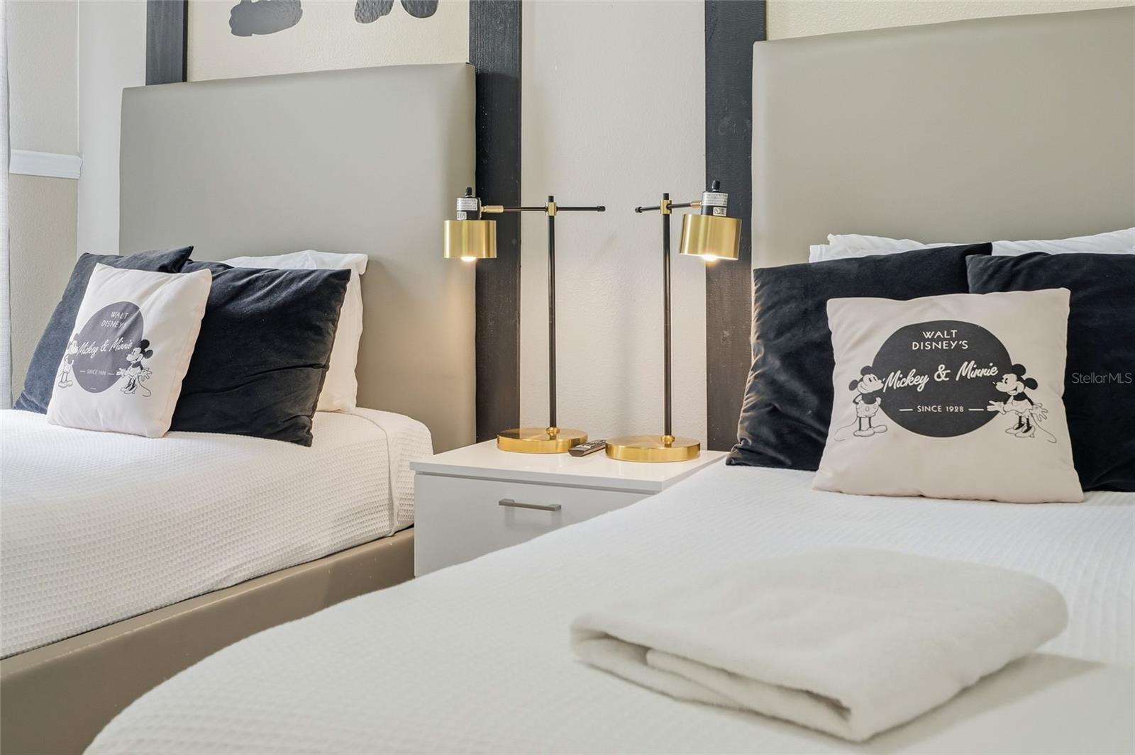 EMERALD ISLAND RESORT PH 1 - Residential