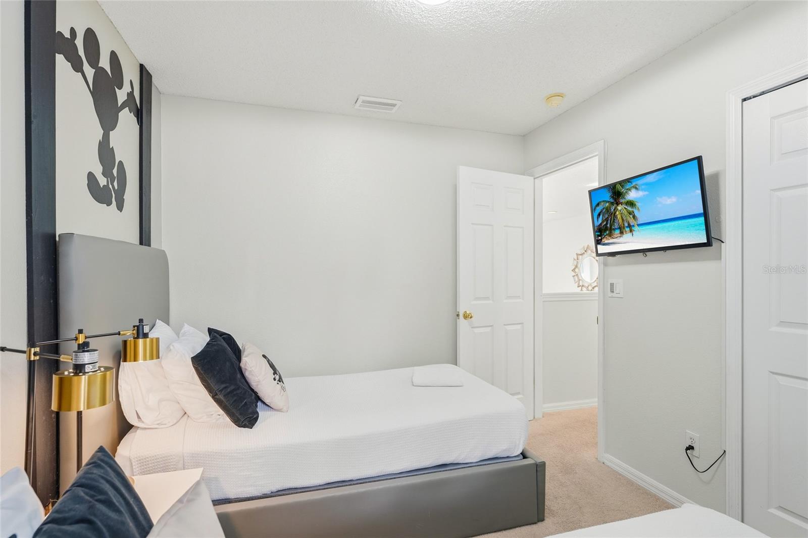 EMERALD ISLAND RESORT PH 1 - Residential