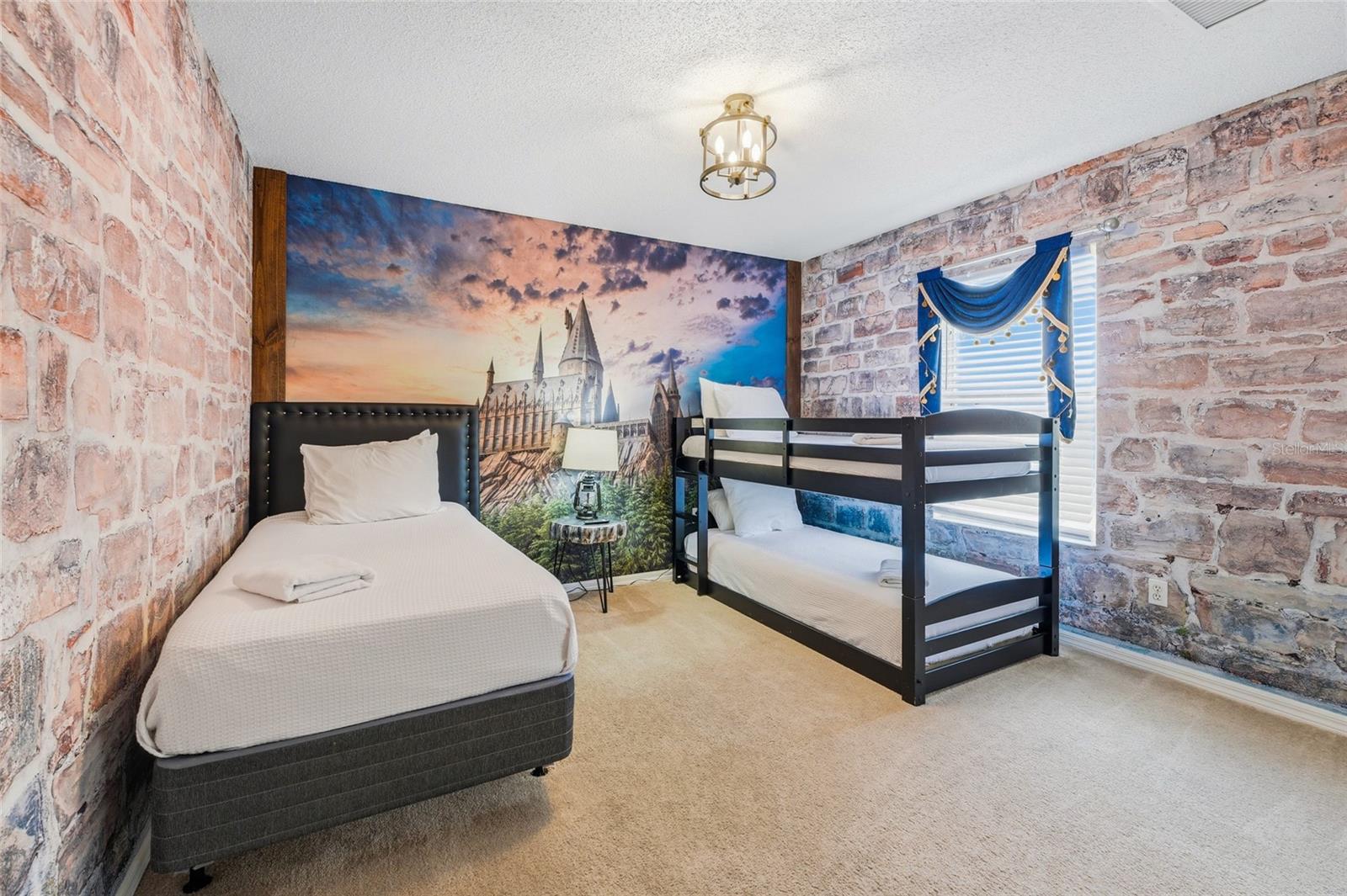 EMERALD ISLAND RESORT PH 1 - Residential