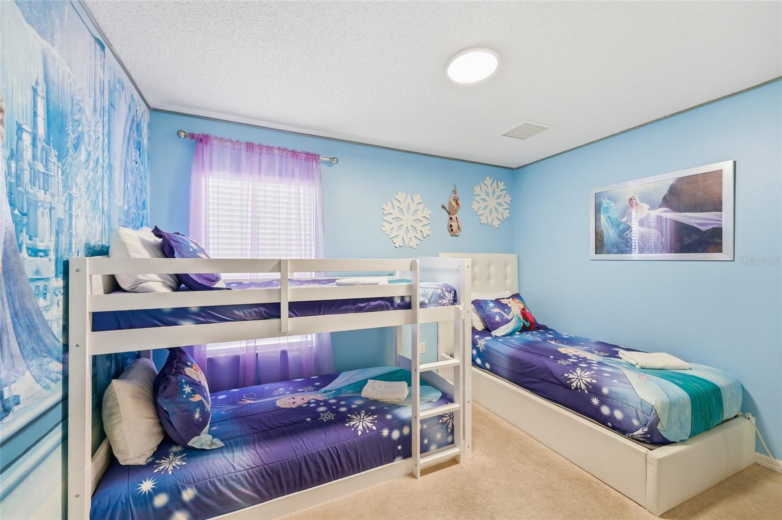 EMERALD ISLAND RESORT PH 1 - Residential